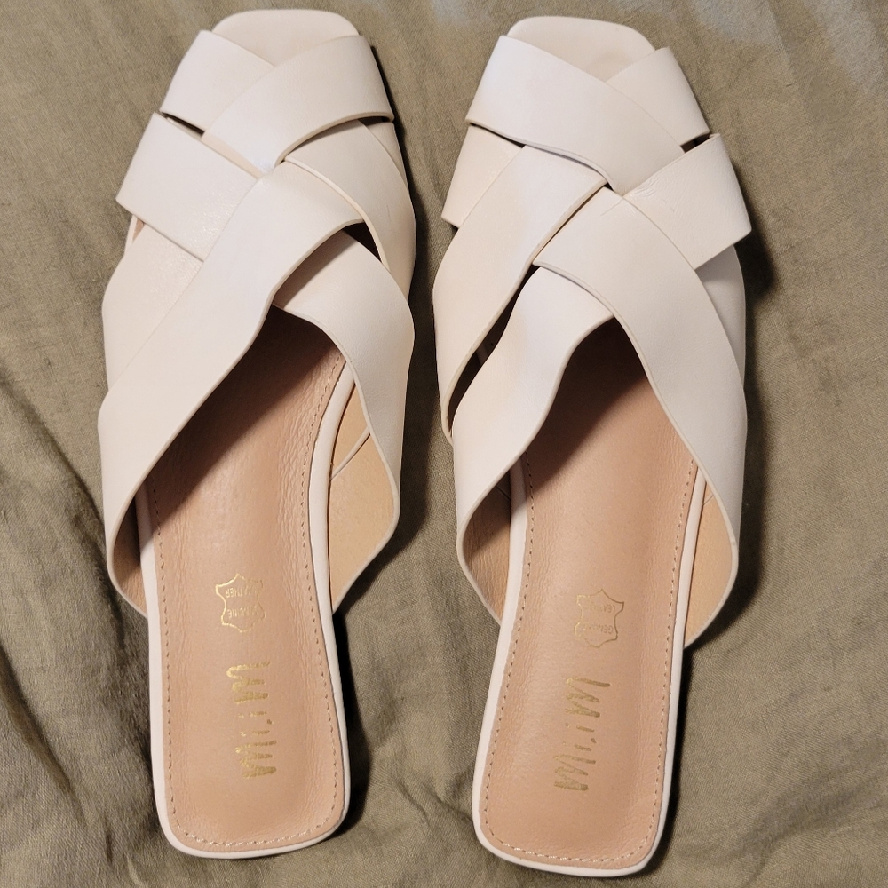 Mi.iM Cream Leather Sandals